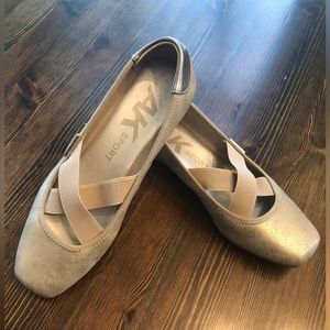 Anne Klein ballet flats
